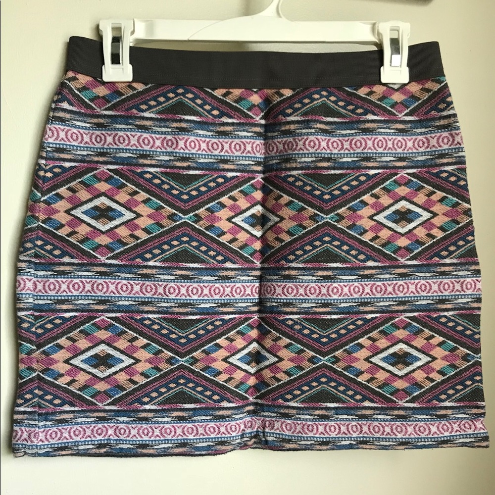 A Eric Eagle woven pencil skirt